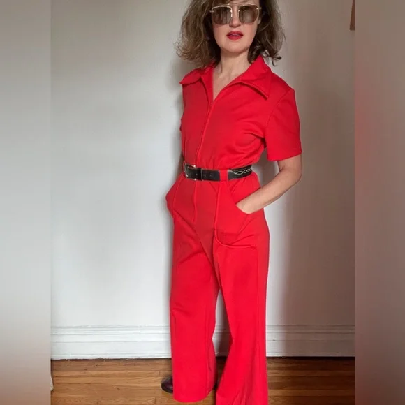 Vibrant Red Jumpsuit with Collared Neckline and Belt - Picture 4 of 5